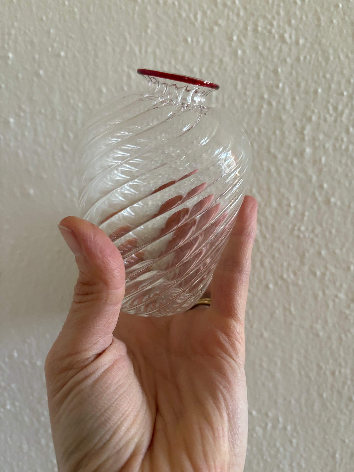 Handblown Spiral Glass Vase (FREE SHIPPING)