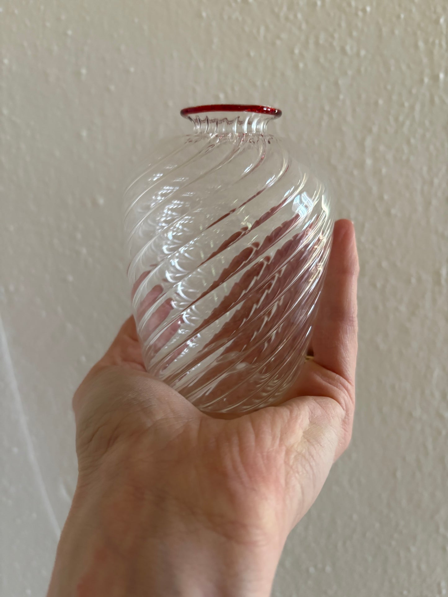 Handblown Spiral Glass Vase (FREE SHIPPING)