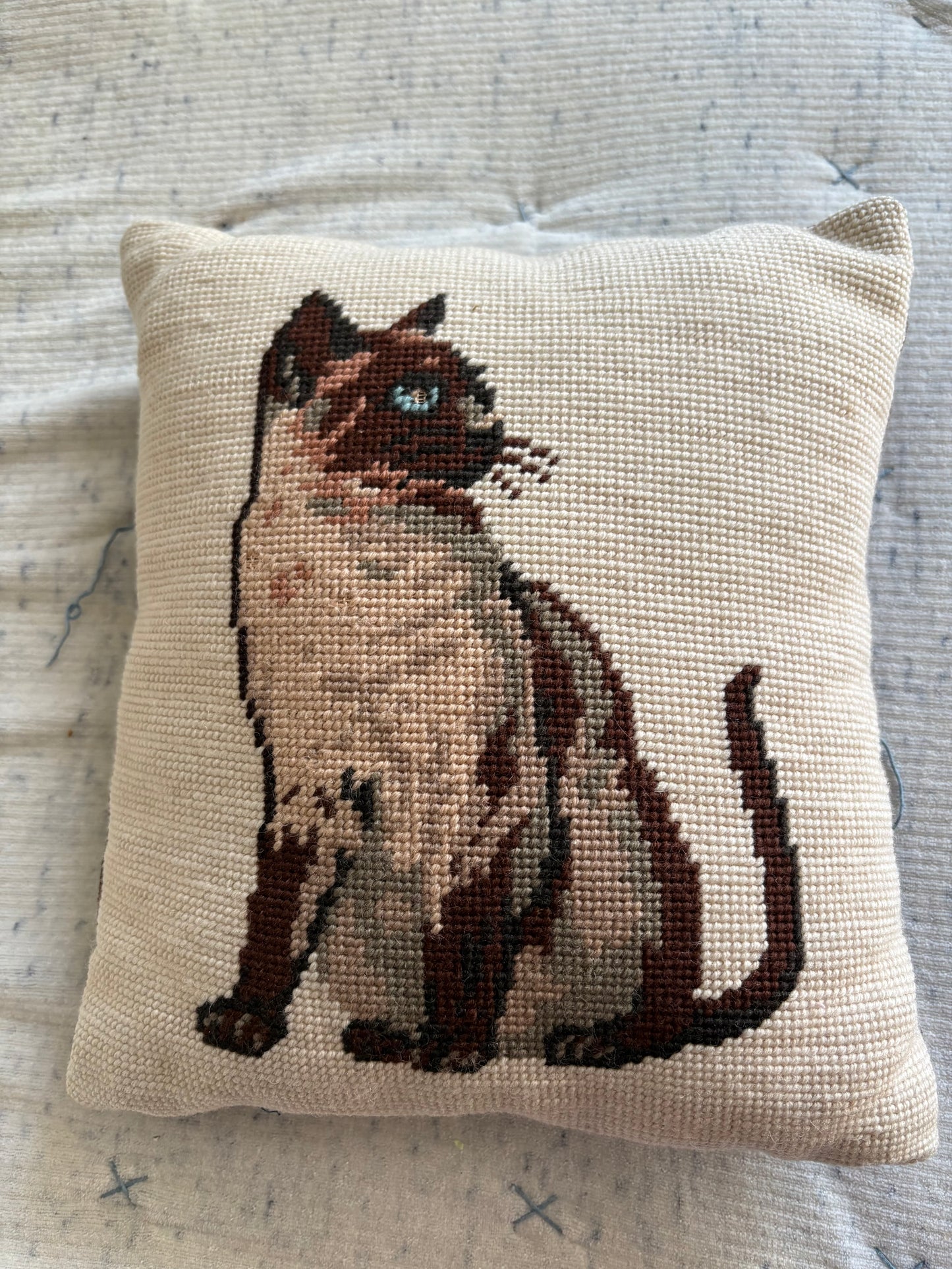 Siamese Cat Needlepoint Pillow with Velvet Back (FREE SHIPPING)