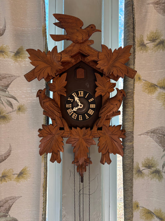 Vintage Bavarian Cuckoo Clock (FREE SHIPPING)