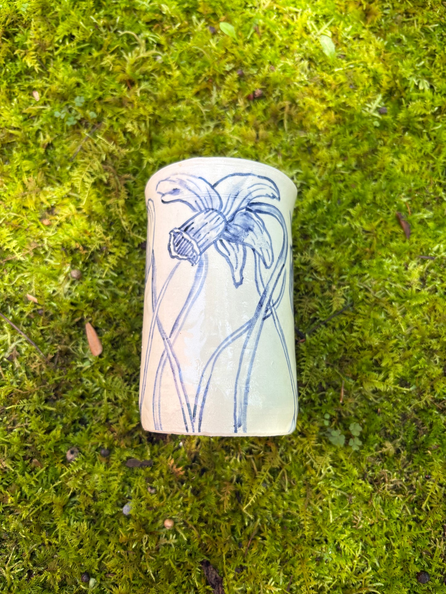 Hand-painted Floral Vase (FREE SHIPPING)